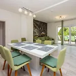 Mayer Villa