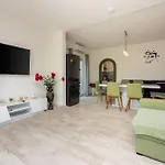 Mayer Villa *
